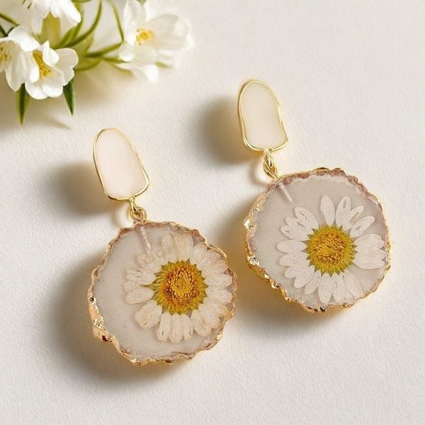 Daisy Delight earrings.