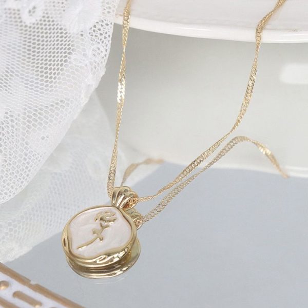 rose elegance pendant necklace