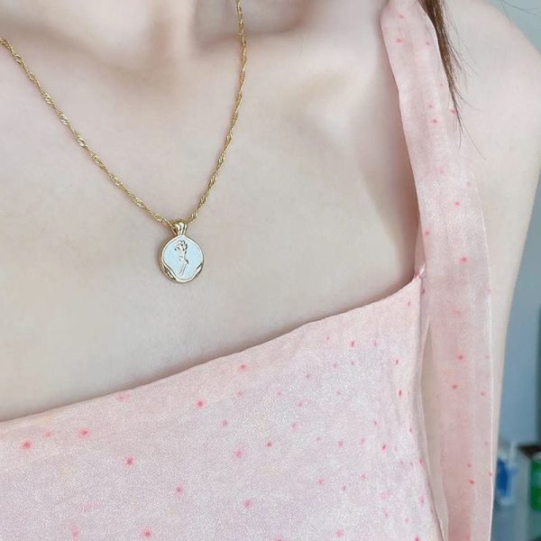 rose elegance pendant necklace